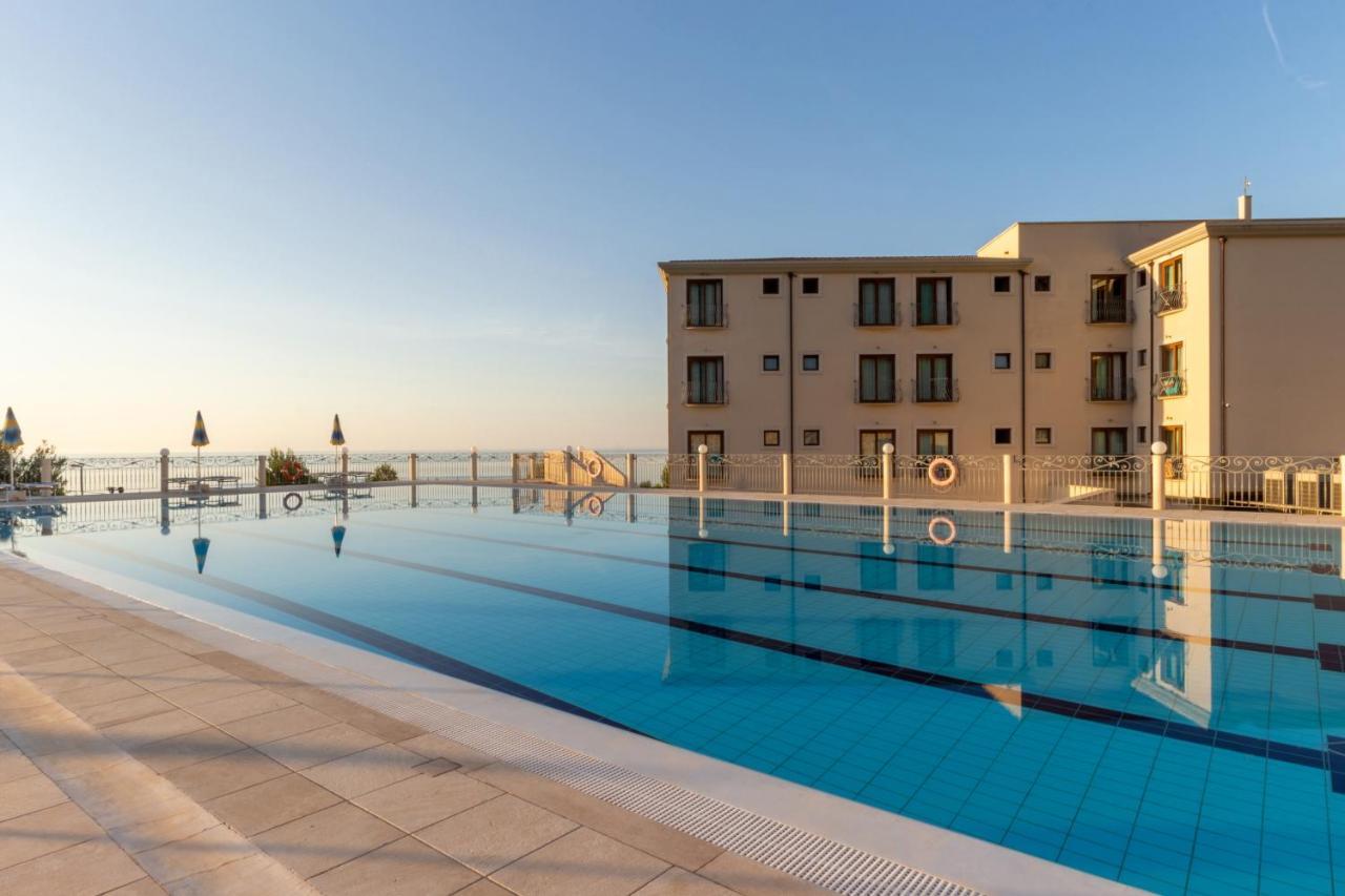 Hotel Brancamaria Cala Gonone Eksteriør bilde