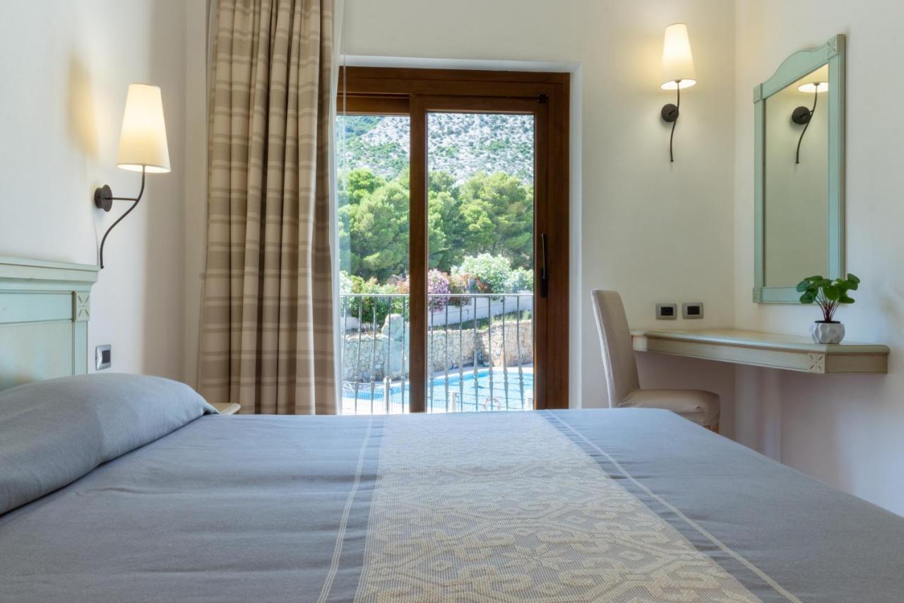 Hotel Brancamaria Cala Gonone Eksteriør bilde