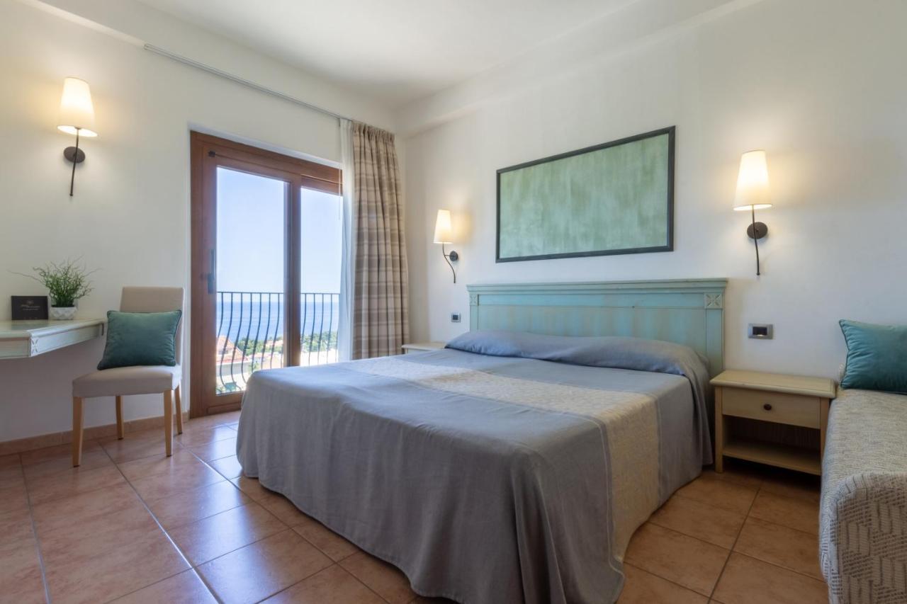 Hotel Brancamaria Cala Gonone Eksteriør bilde