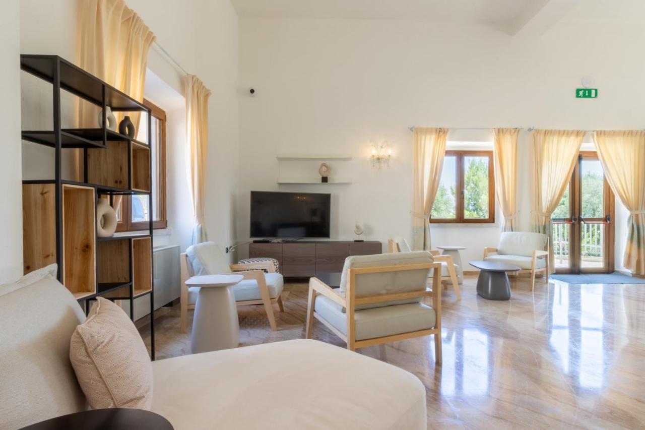 Hotel Brancamaria Cala Gonone Eksteriør bilde