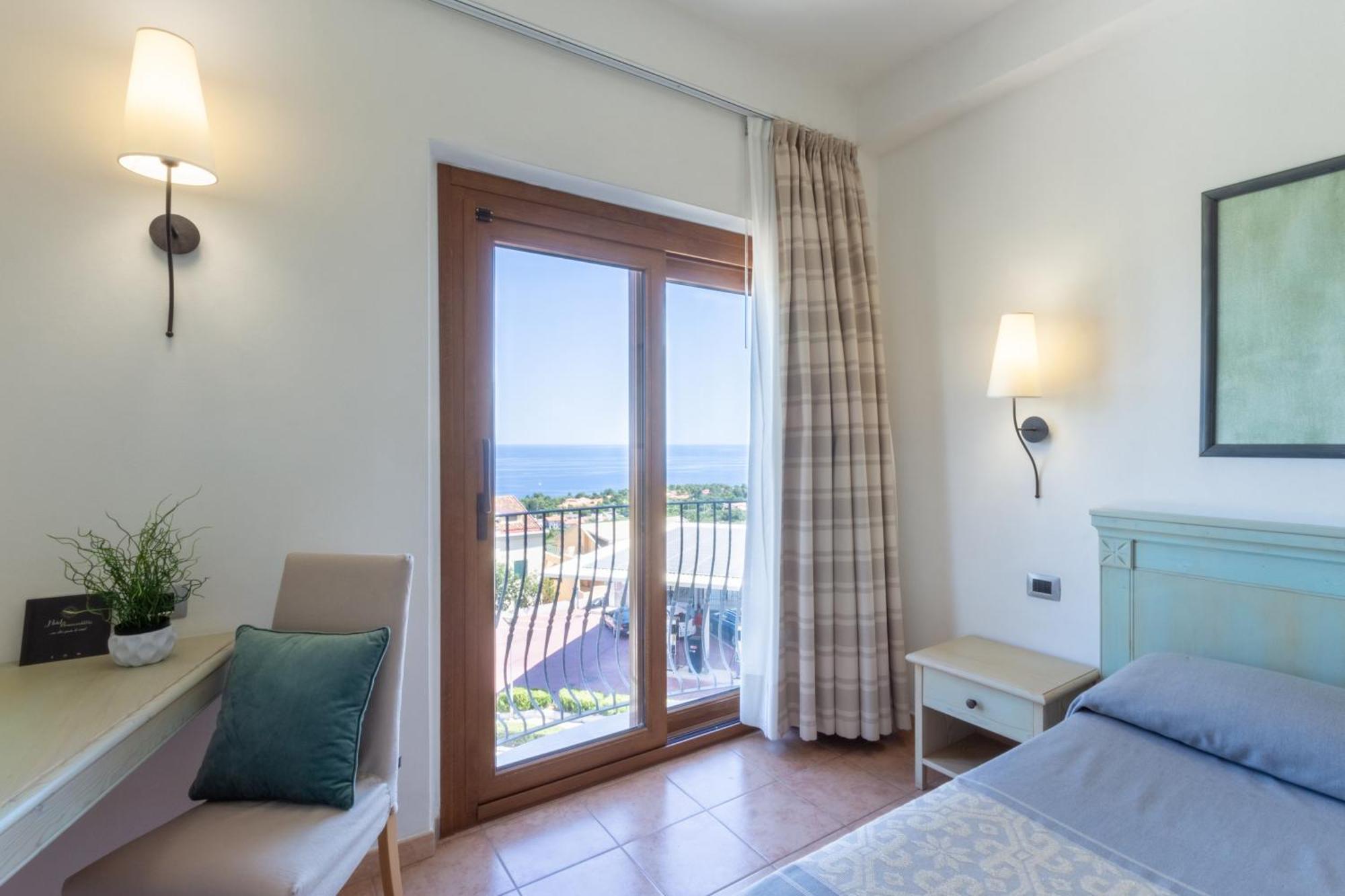 Hotel Brancamaria Cala Gonone Eksteriør bilde