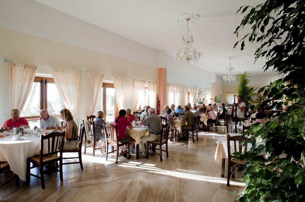 Hotel Brancamaria Cala Gonone Eksteriør bilde