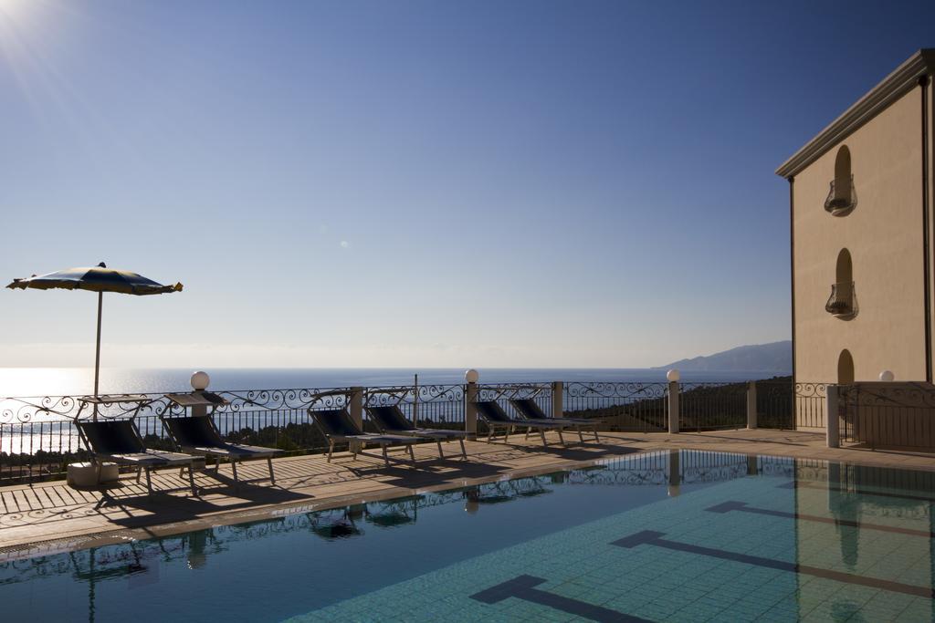 Hotel Brancamaria Cala Gonone Eksteriør bilde